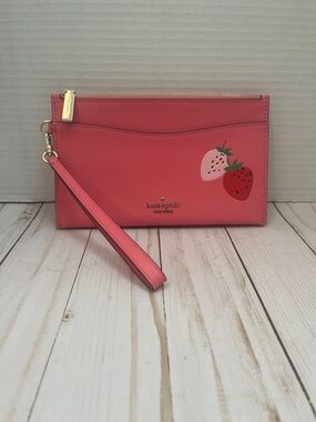 kate spade picnic in the park double zip wristlet. 8 card slots. EUC. 7.75x4.5